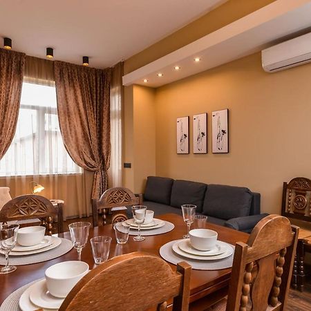 Sofia Dream Apartments - Jazzy Two Bedroom Suite By Flat Mаnager エクステリア 写真