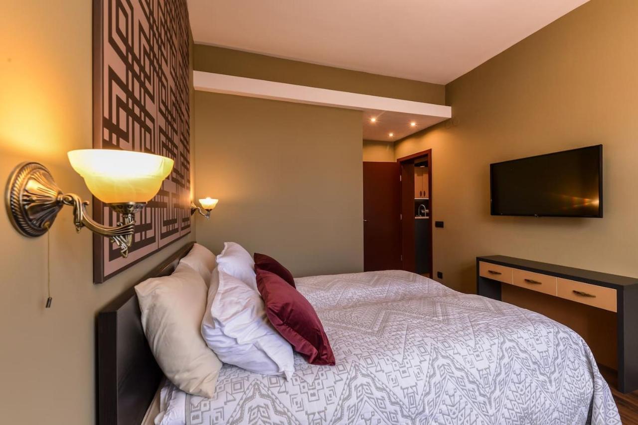 Sofia Dream Apartments - Jazzy Two Bedroom Suite By Flat Mаnager エクステリア 写真